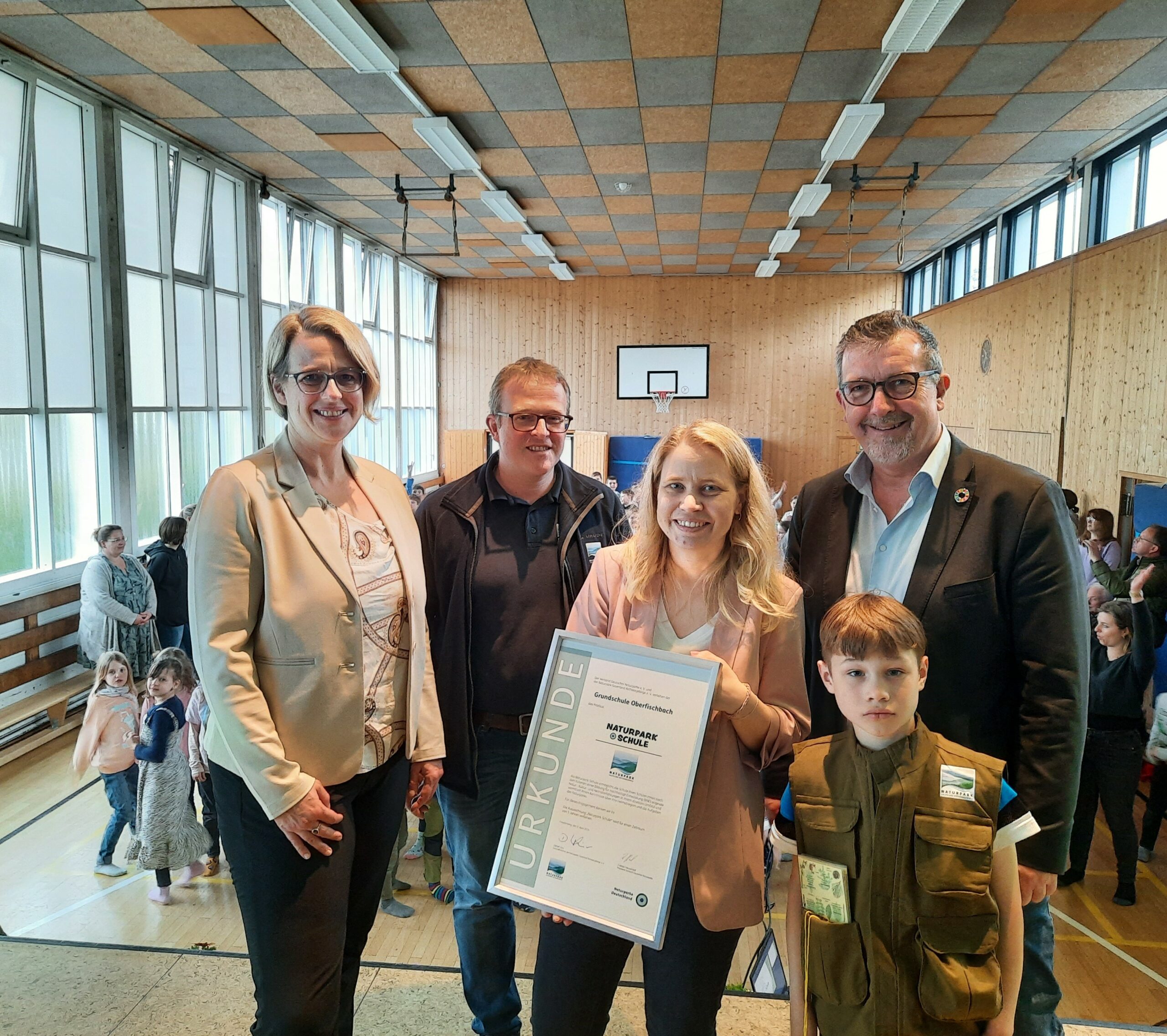 Grundschule Oberfischbach darf sich offiziell „Naturpark-Schule“ nennen